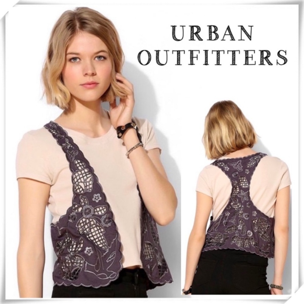 URBAN Outfitters Eyelet Cut-out Lace Open Front Bohemian Vest Gray Size M New